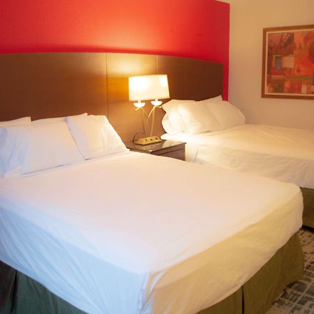 Baymont By Wyndham Ferndale/Royal Oak Hotel Eksteriør billede