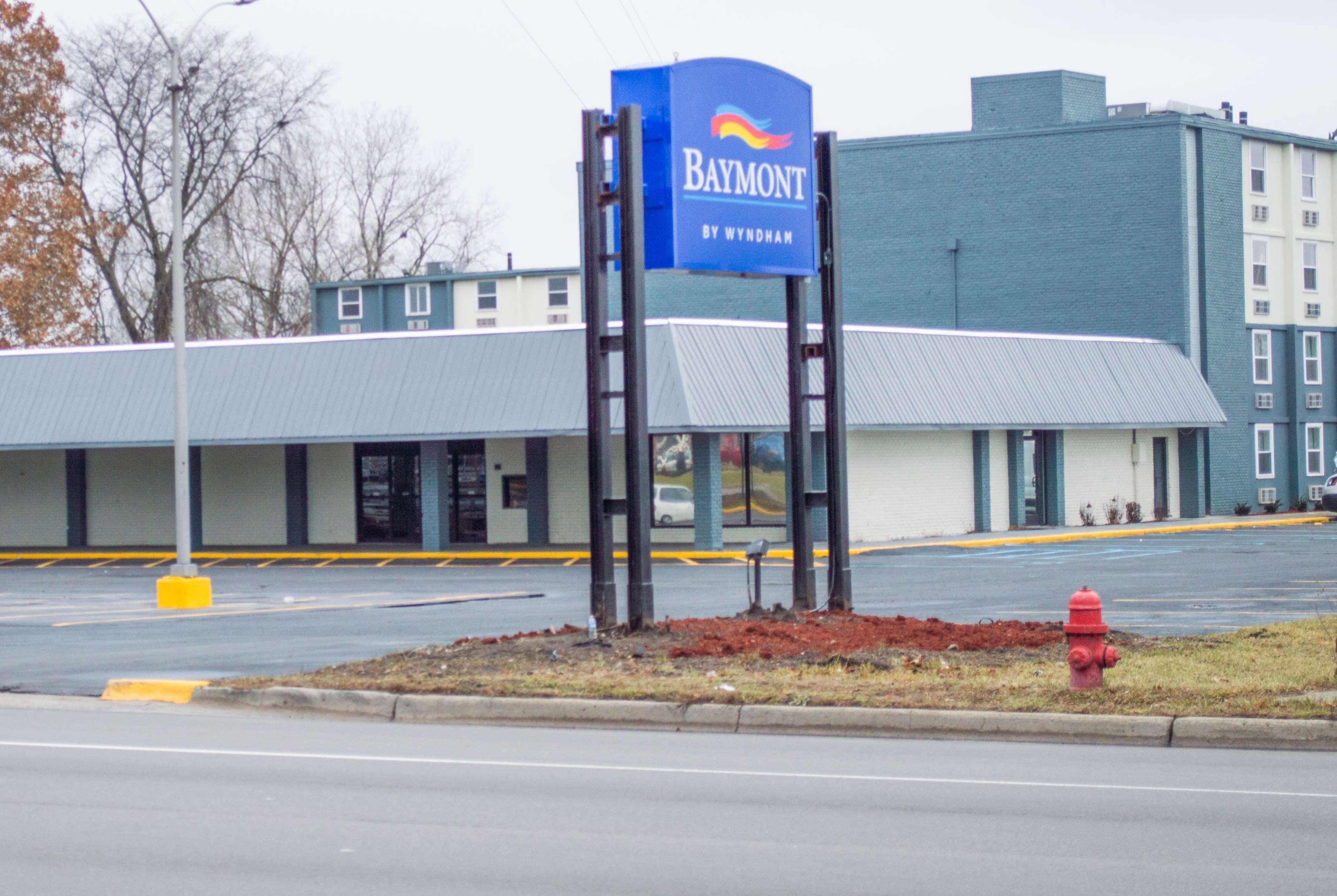 Baymont By Wyndham Ferndale/Royal Oak Hotel Eksteriør billede