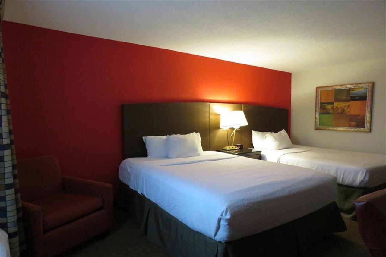 Baymont By Wyndham Ferndale/Royal Oak Hotel Eksteriør billede