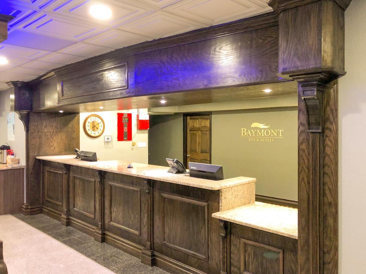 Baymont By Wyndham Ferndale/Royal Oak Hotel Eksteriør billede