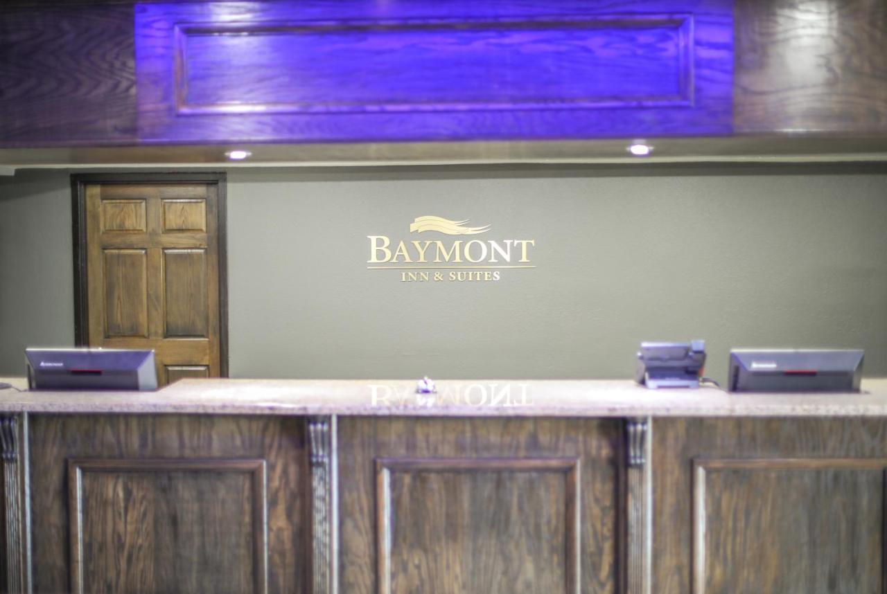 Baymont By Wyndham Ferndale/Royal Oak Hotel Eksteriør billede